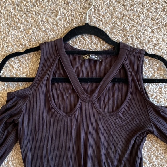 Cut out long sleeve top - Picture 3 of 3